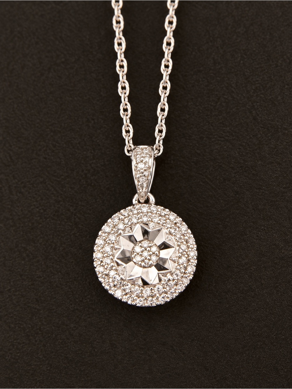 NWT 925 Sterling Silver Genuine Diamond 1/10 CTTW Halo Necklace 18”